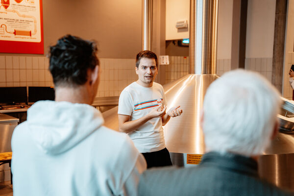 Hartverwarmend succes voor Het Warmste Brouwerijbezoek,  €11.745 ingezameld voor De Warmste Week 2025