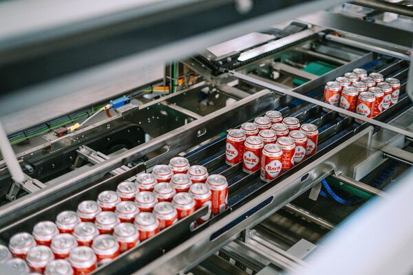 Brouwerij De Brabandere investeert in volle coronacrisis in een nieuwe blikken- en verpakkingslijn